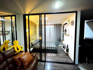 Octopus Suite on HighRise, Skytrain, Fast Wifi and AC - 0
