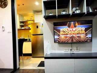 Octopus Suite on HighRise, Skytrain, Fast Wifi and AC - 7