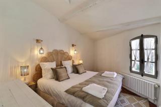 L’oustaou de Ventabren Village Square - 1