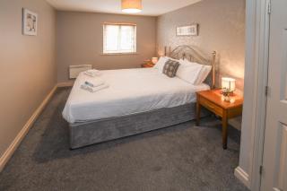 The Queens Hotel & Victoria Cloisters Apartments - 1