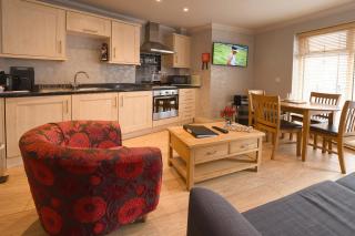 The Queens Hotel & Victoria Cloisters Apartments - 4