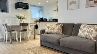 Votre Oasis à Nancy, Confort moderne avec Jardin & Parking gratuit ! - 1