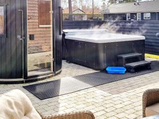 14 person holiday home in Væggerløse - 7