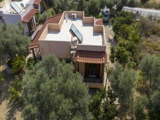 Villa in Crete near Beach and Olive Groves - Pangalochori - 1