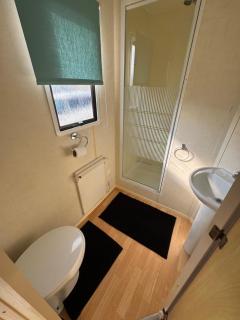 Spacious 8 Berth Caravan in Ingoldmells - Ingoldmells - 3