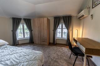 Makedonia's Finest 3BR - 8