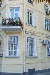 Makedonia's Finest 3BR - 6