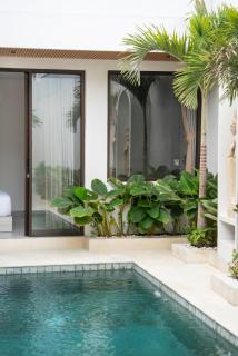 Perenenan Home - Stunning Tropical 3BR near Canggu with Pool - 2