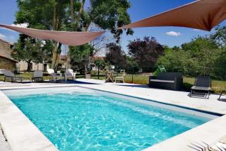 Cottage in Saint-Jean with Terrace - 0