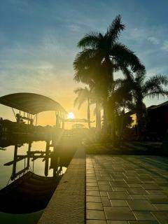 Canal Front Luxury 4BR Heated Pool & SPA - 4