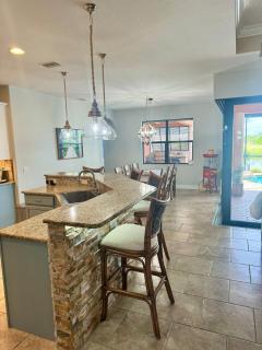 Canal Front Luxury 4BR Heated Pool & SPA - 2