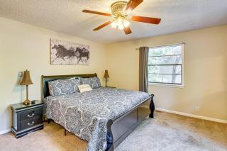 half Mi to DeSoto Lake Hot Springs Village Home - 2