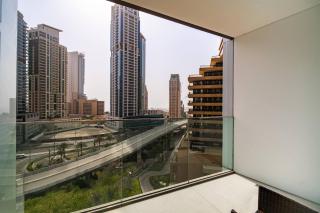 SettlerHomes - Liv Marina Luxe With Gym, Pool, Sauna - 3