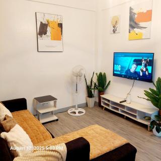 Logan's Transient Home - U2 Apartment with Balcony - Baguio - 7