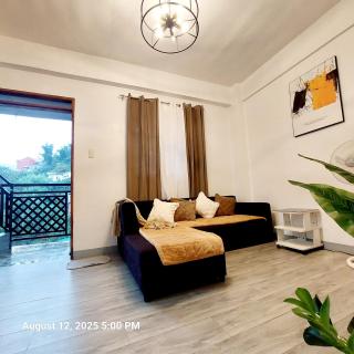 Logan's Transient Home - U2 Apartment with Balcony - Baguio - 4