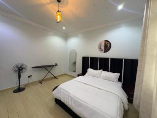 Elako homes with Wi-fi,Netflix and DSTV - 3