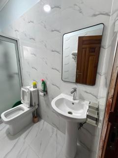 Elako homes with Wi-fi,Netflix and DSTV - 1