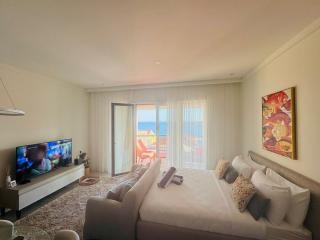 Unique Waterfront Studio - Marina Village - 2