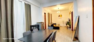 Logan's Transient Home - U2 Apartment with Balcony - Baguio - 1