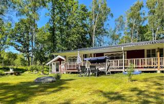 2 Bedroom Awesome Home In Torestorp - 2