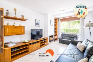 #047 Families Only - Almond Tree by Home Holidays - 0