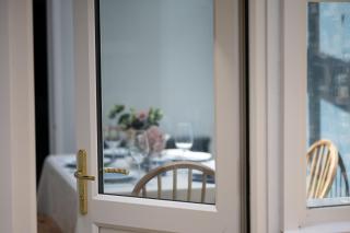 Cosy City-Centre House near Train Station & Business School, with Garden - 1