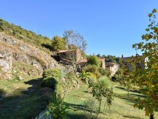 Holiday Home in Villeneuve near River Beach - Villeneuve-dʼAllier - 1