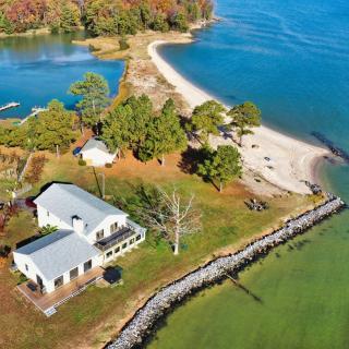 Private Beach Oasis, Arcade & Theater - - 7
