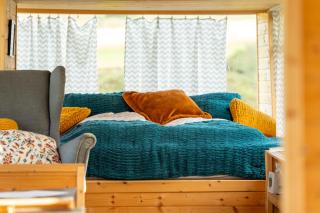 Autobuseek - Unique Stay in Karosa 735 - 1