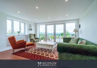 Modern Snitton Cottage & Gardens - 2