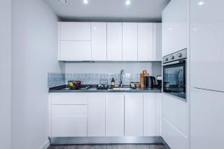 Stylish 2 Bed by 53 Degrees Property, Near Albert Dock & Baltic Triangle - Liverpool - 3