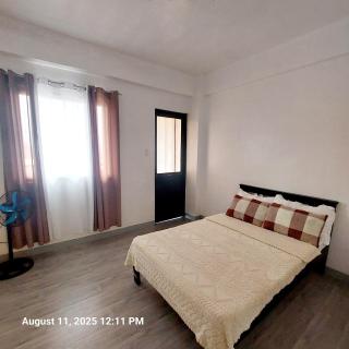 Cozy 2BR Apartment with Balcony and Mountain View - Logan's Transient Apartment 1 - 6