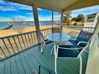 Cozy & Content River Retreat Beach Hot Tub & Games - Tappahannock - 1