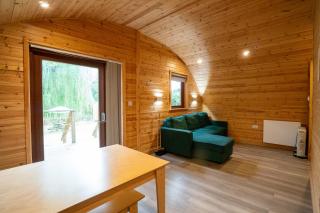Cosy and eco-friendly cabins next to 16th century pub - Newmarket - 2