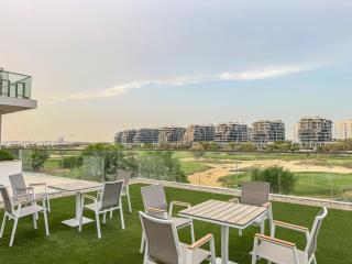 Savis Homes - Furnished Spacious Studio in Golf Promenade 2A by Damac Hills - 6