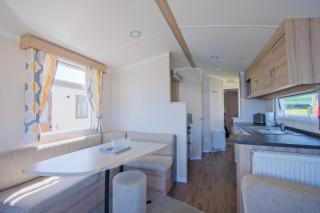 2 Bedroom Sea View Caravan - Bideford - 4