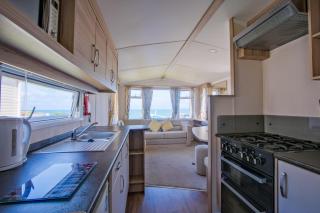 2 Bedroom Sea View Caravan - Bideford - 2