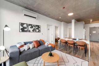 Family-Sized 4BR Luxury in Downtown Chicago - 0