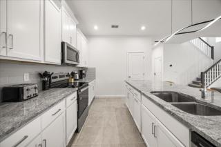 6 Bedrooms 45 Bathrooms Solara 9198Sc - 4