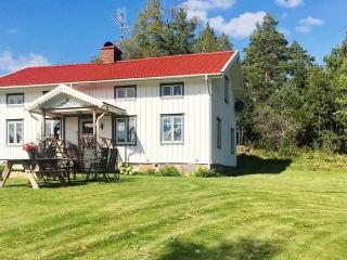 6 person holiday home in HÅCKSVIK - Burseryd - 6