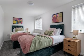 5BR Modern House Parking M1 - 2