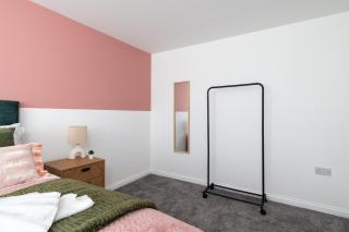 5BR Modern House Parking M1 - 5