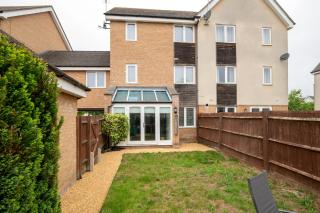 5BR Modern House Parking M1 - Broughton - 6