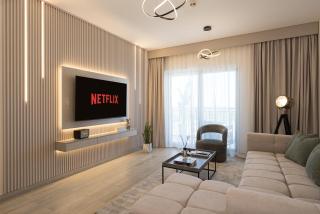 Premium 1BDR Apartment in Yas Island near Ferrari World, Sea World, F1 - 4