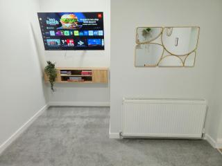 3-Bed Home in Glasgow - 2