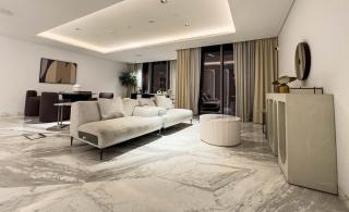 Luxury Redefined 1BR Apartment in Emaar 5242 - 9