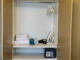 Luxury Redefined 1BR Apartment in Emaar 5242 - 6