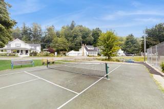 5BR Lake-View Home with Pool and Seasonal Hot Tub - 8