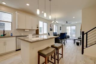 Community Perks Executive Chandler Townhome - Chandler - 5