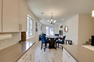 Community Perks Executive Chandler Townhome - Chandler - 3